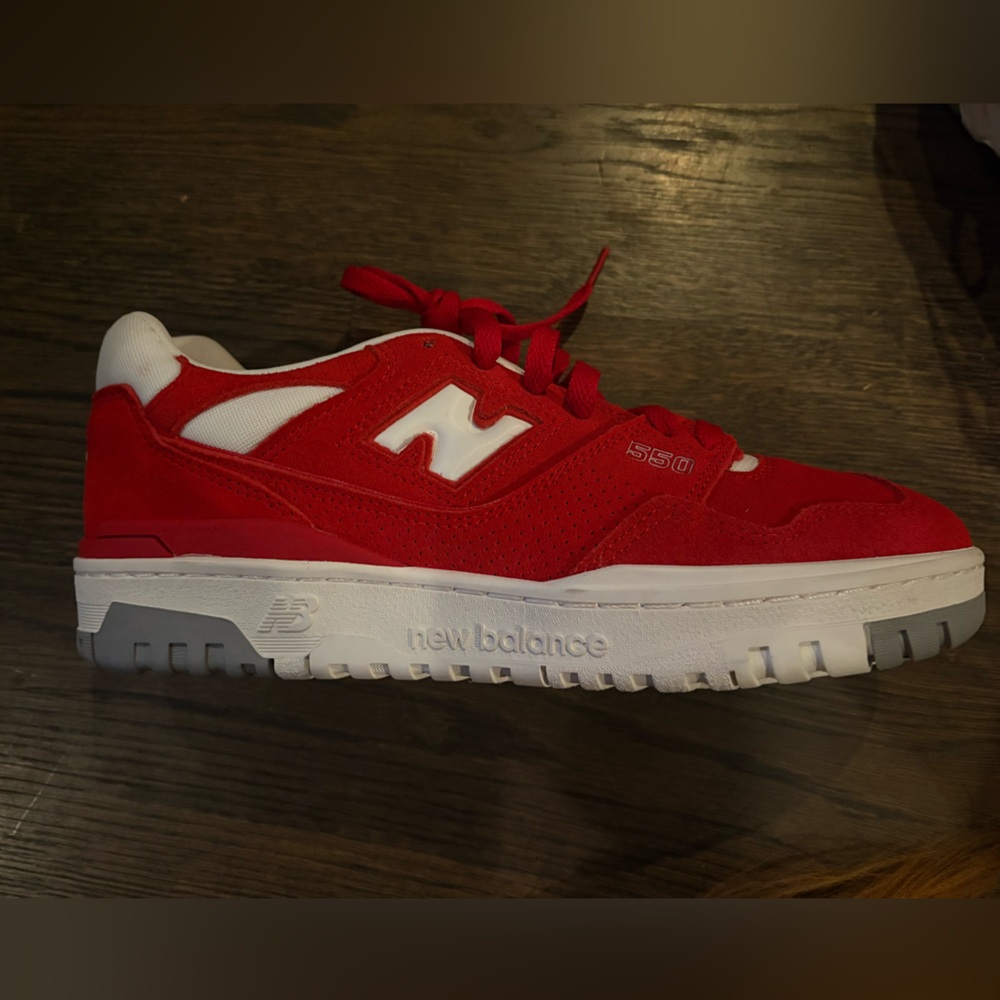 Men’s New Balance 550 size 8.5 Red